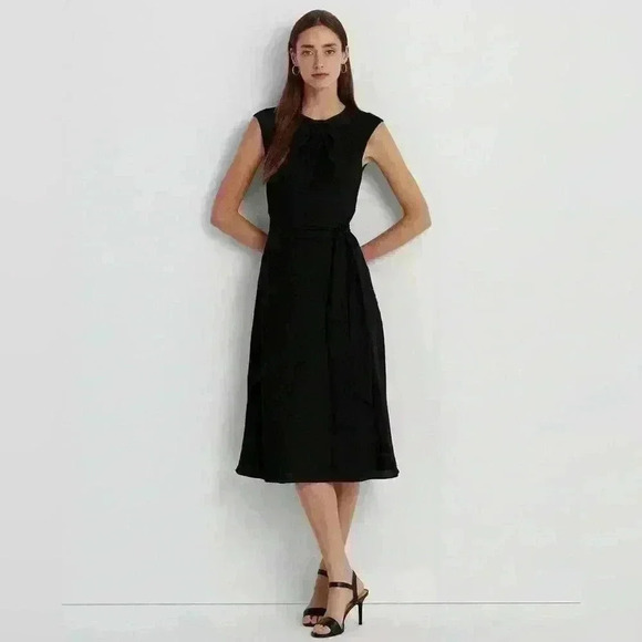 Lauren Ralph Lauren Dresses & Skirts - NWT Lauren Ralph Lauren Bubble Crepe Cap-Sleeve Dress Black Size 4